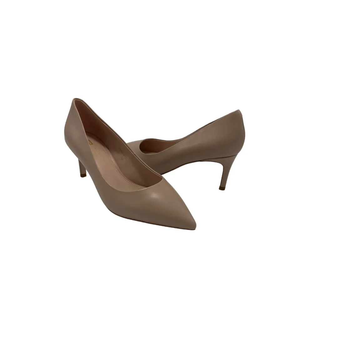 AiciBerlucci 2.5 inch heel leather pump