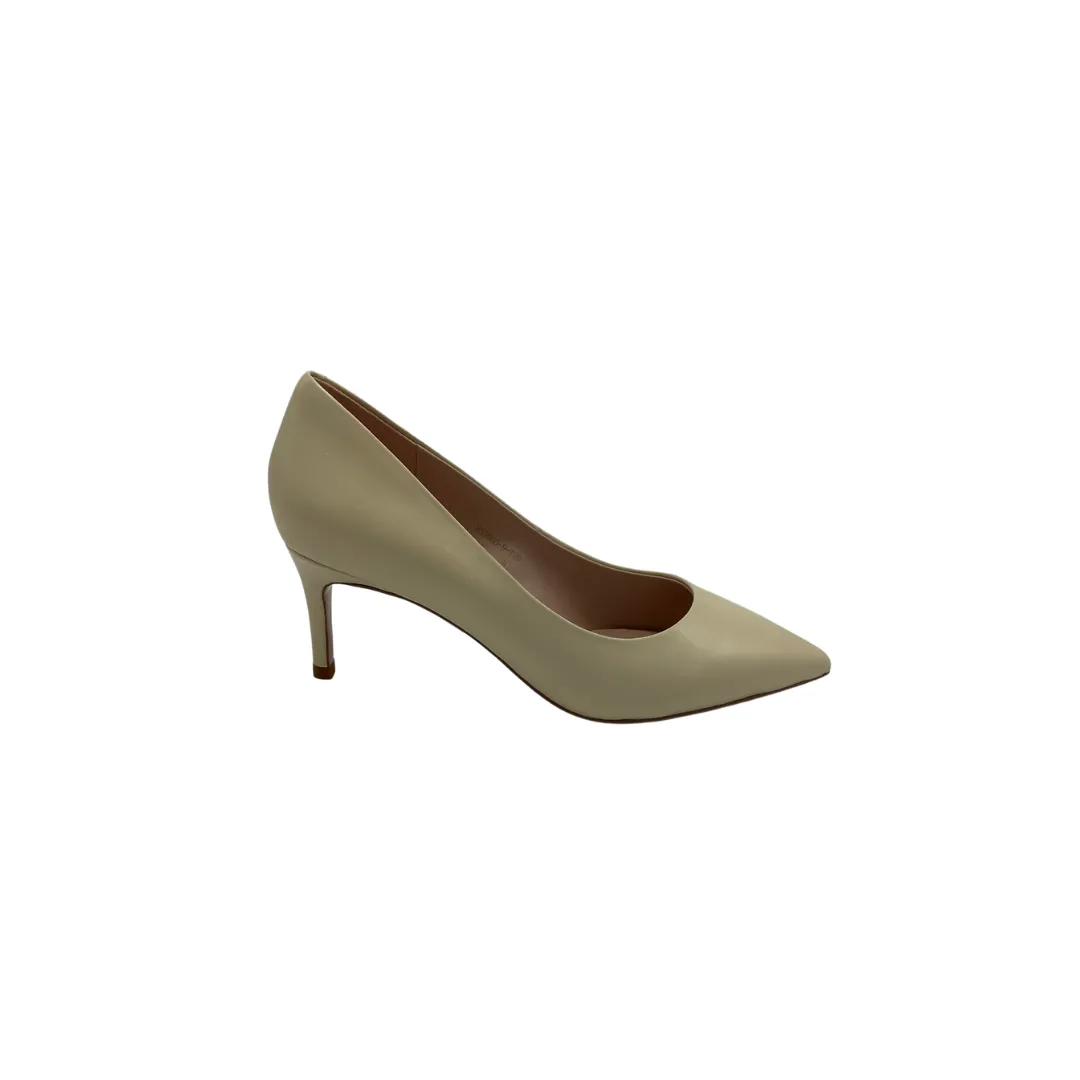 AiciBerlucci 2.5 inch heel leather pump