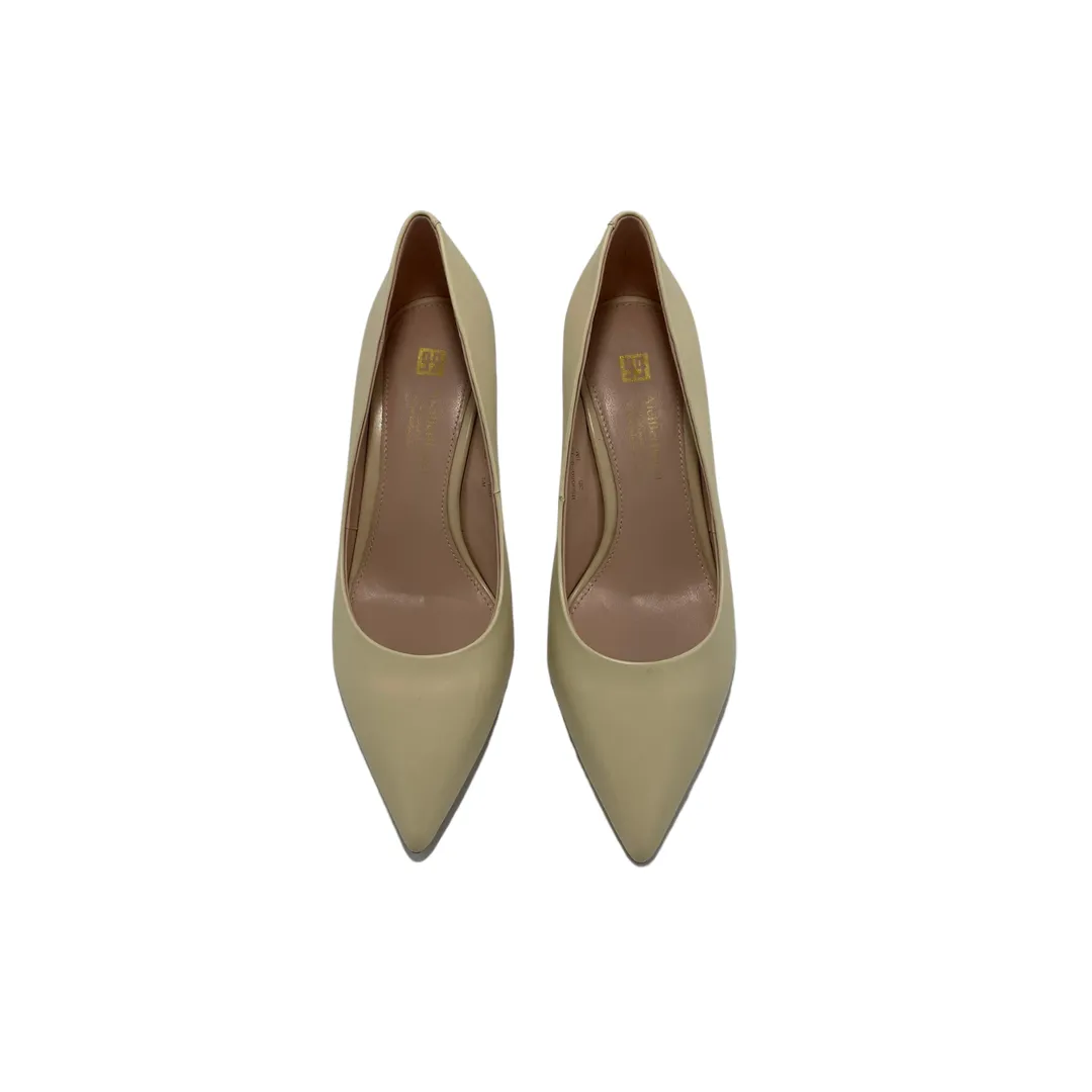 AiciBerlucci 2.5 inch heel leather pump